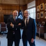 טים קוק נפגש עם שר המסחר האמריקאי לפני המעבר לתפקיד יושב ראש