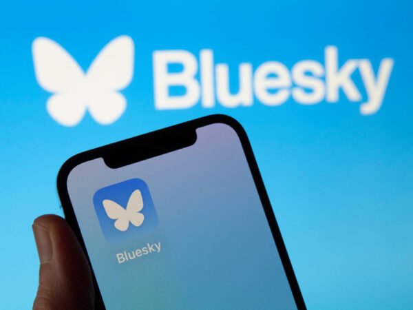 Bluesky משיקה צ'אטים קבוצתיים ומתמקדת בקהילות